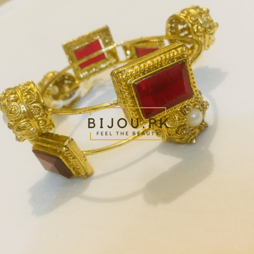 Traditional Dim Golden Bangles for women in Pakistan